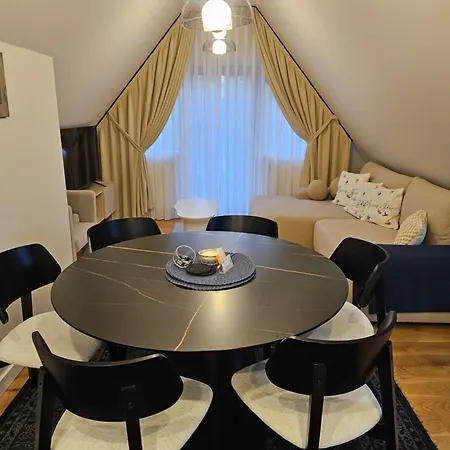 Altara Centrum - Free Parking Aparthotel 4*