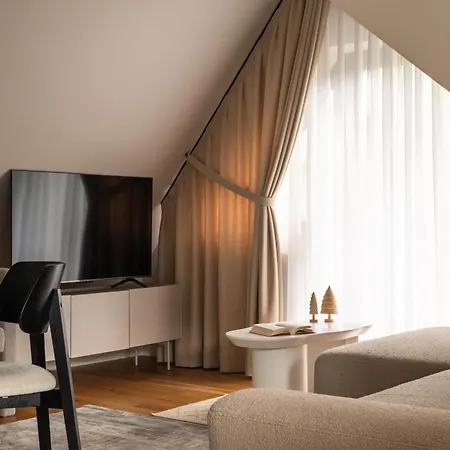 Altara Centrum - Free Parking Aparthotel 4*