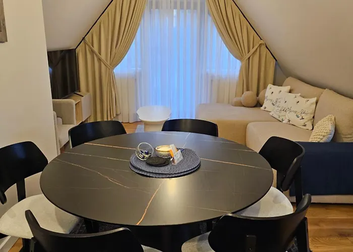 Altara Centrum - Free Parking Aparthotel 4*